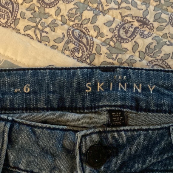 White House black market washed denim skinny jeans size 6 - Picture 6 of 7